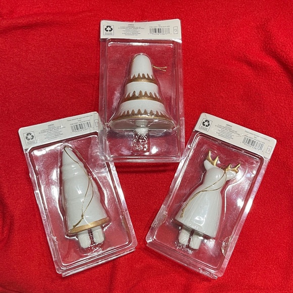 🎄 White & Gold Ceramic Bell Ornaments – Set of 3 (Reindeer, Tree & Santa) – NEW - Picture 2 of 12